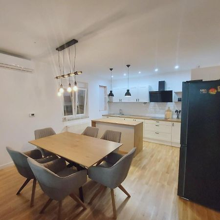 Apartman Konfidenca บีโอกราดนาโมรู ภายนอก รูปภาพ