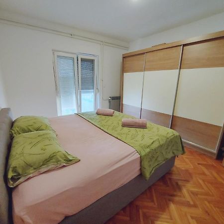 Apartman Konfidenca บีโอกราดนาโมรู ภายนอก รูปภาพ
