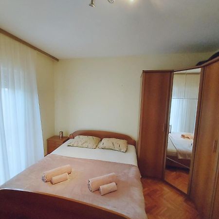 Apartman Konfidenca บีโอกราดนาโมรู ภายนอก รูปภาพ
