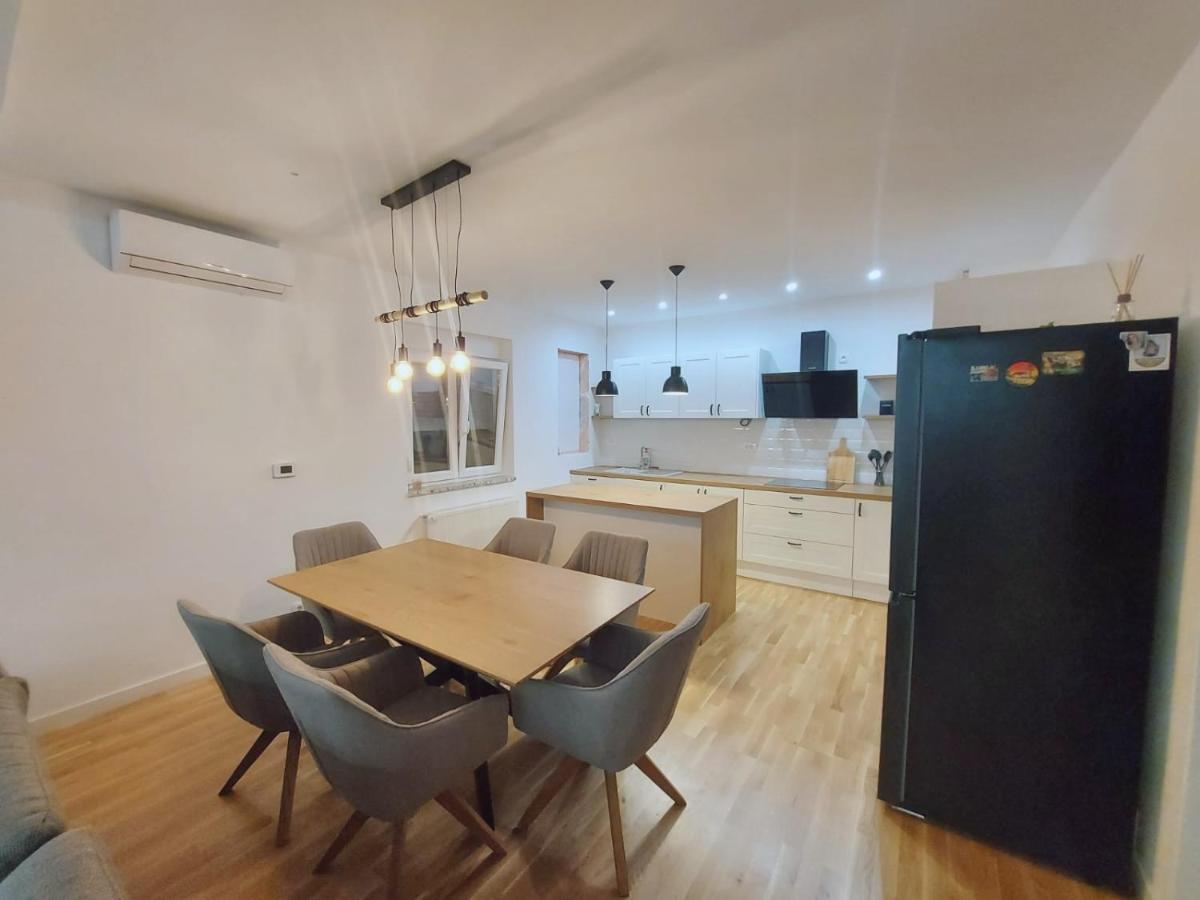 Apartman Konfidenca บีโอกราดนาโมรู ภายนอก รูปภาพ