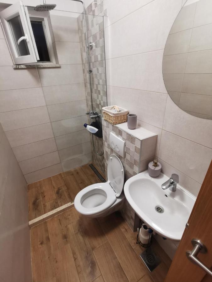 Apartman Konfidenca บีโอกราดนาโมรู ภายนอก รูปภาพ