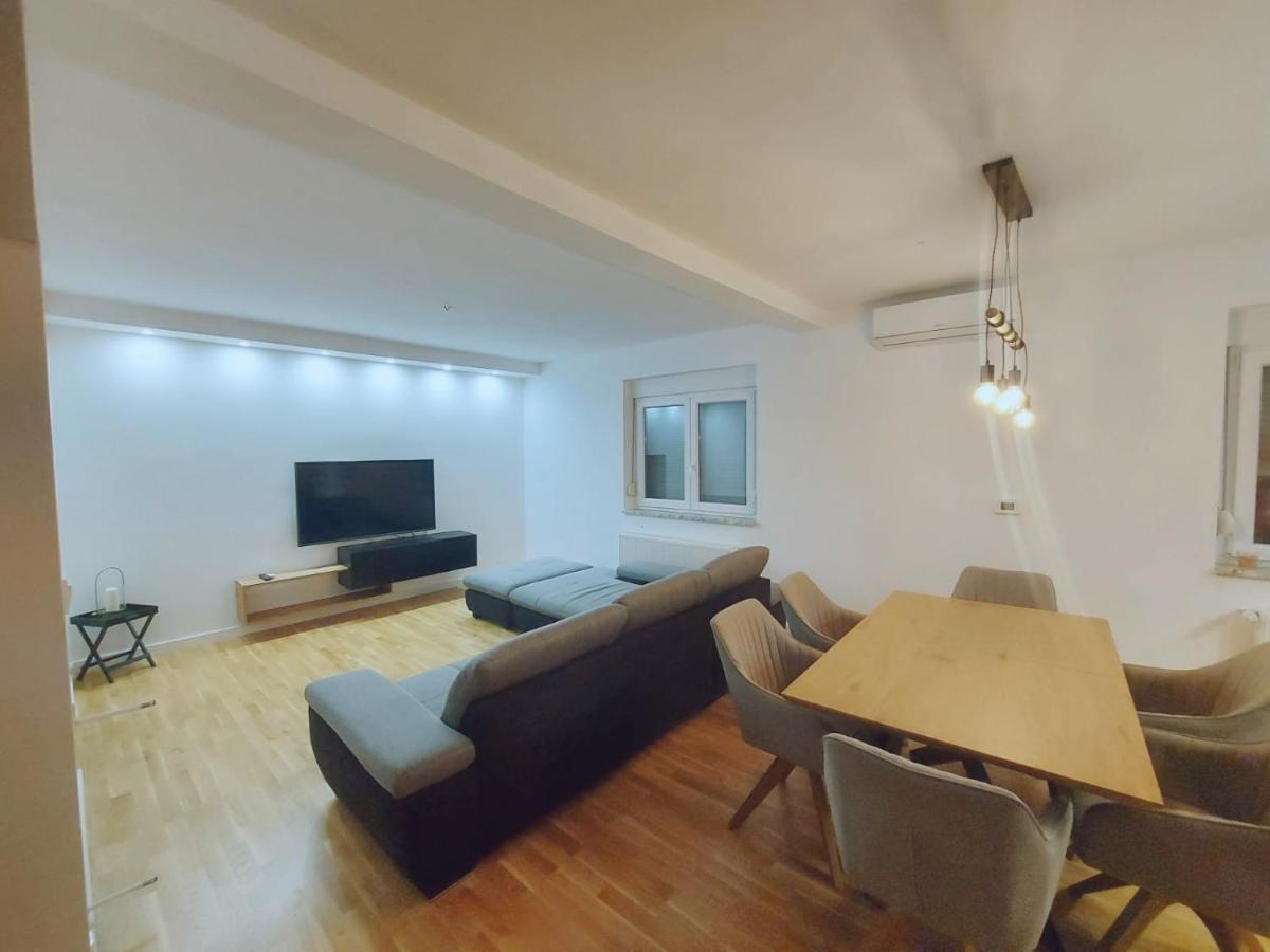 Apartman Konfidenca บีโอกราดนาโมรู ภายนอก รูปภาพ