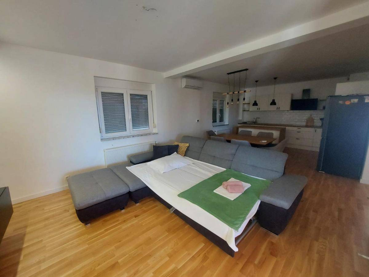 Apartman Konfidenca บีโอกราดนาโมรู ภายนอก รูปภาพ