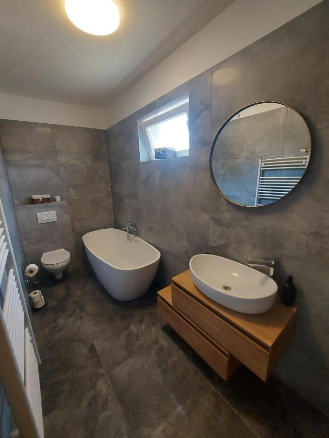 Apartman Konfidenca บีโอกราดนาโมรู ภายนอก รูปภาพ