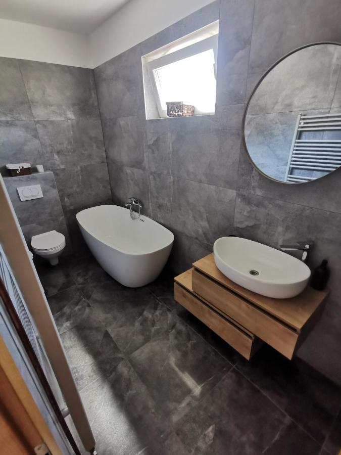 Apartman Konfidenca บีโอกราดนาโมรู ภายนอก รูปภาพ